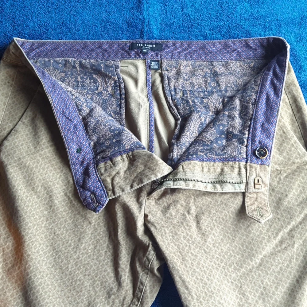 Ted Baker Green Pattern Chino- size 36r - Picture 5 of 7